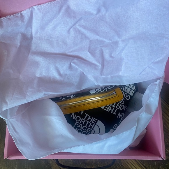 Gucci x The North Face Bum bag AUTHENTIC - Picture 3 of 4